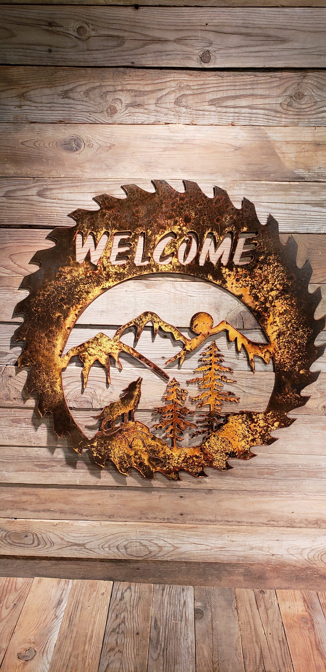 Wolf Welcome Sign Blade