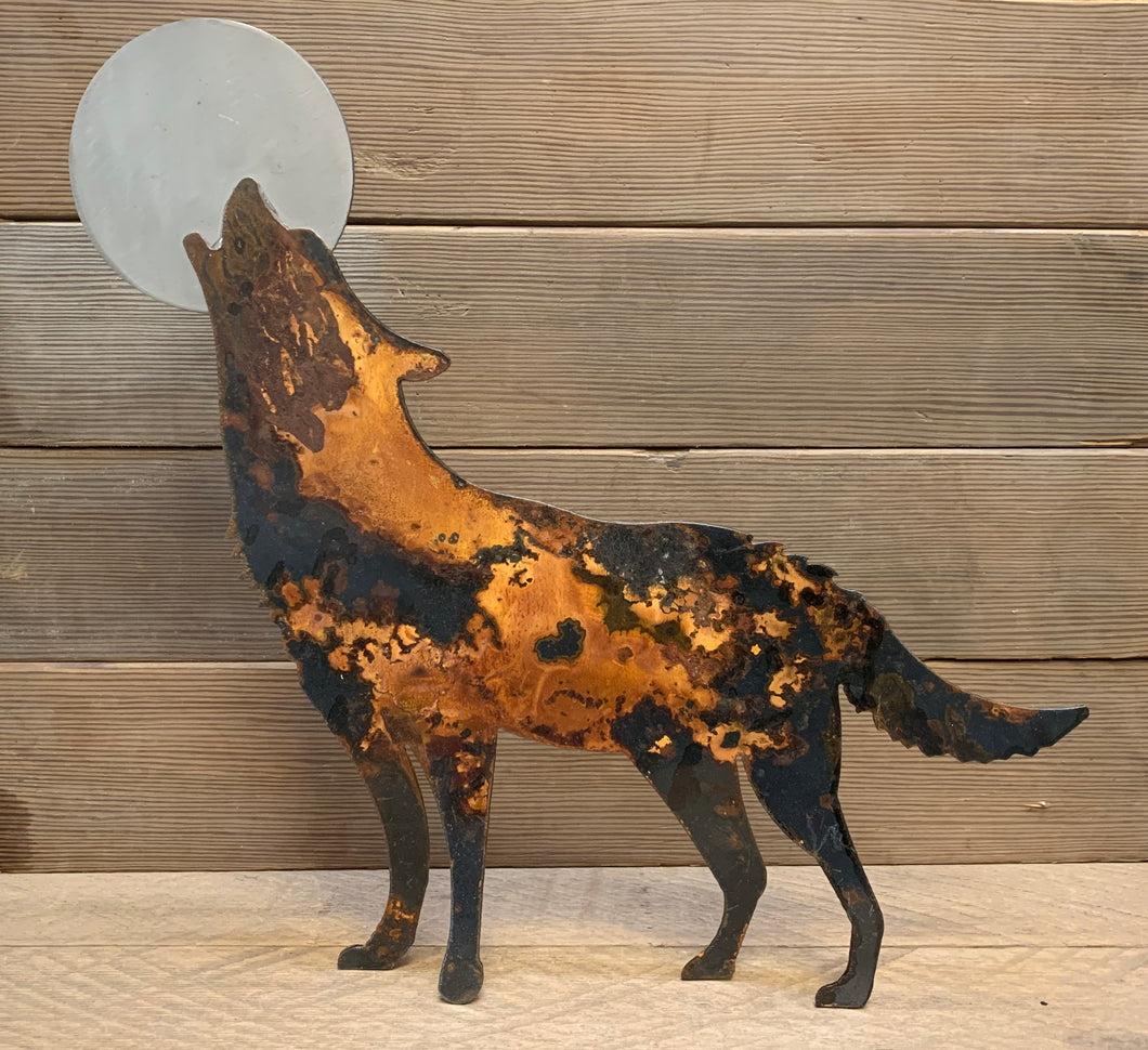 Wolf Hollowing at Moon